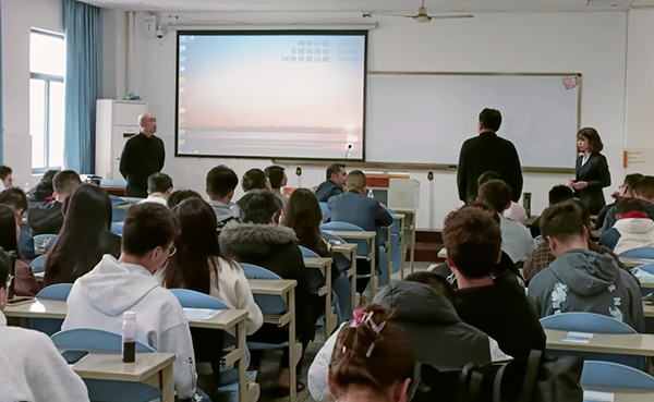 1681091072575937.png 綿陽機(jī)場“獵才行動(dòng)”:走進(jìn)高校 職等你來.png